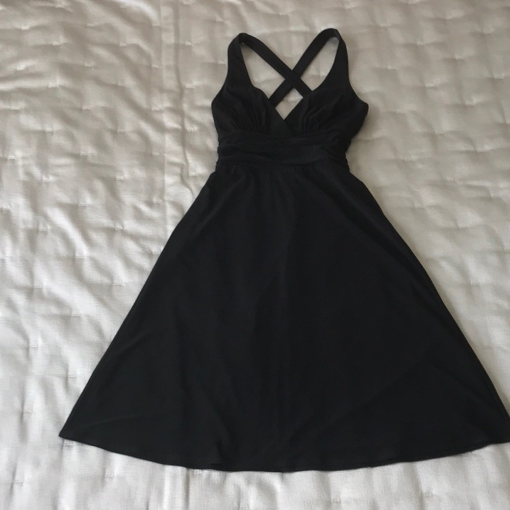 Perfect Party Dress! Black, Laundry, size 4, Like New! Elegant! Fun!